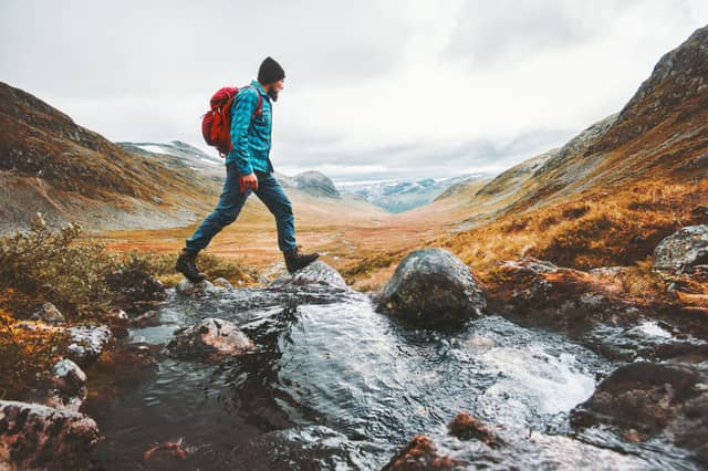 Best men’s thermal base layers for hiking 2021