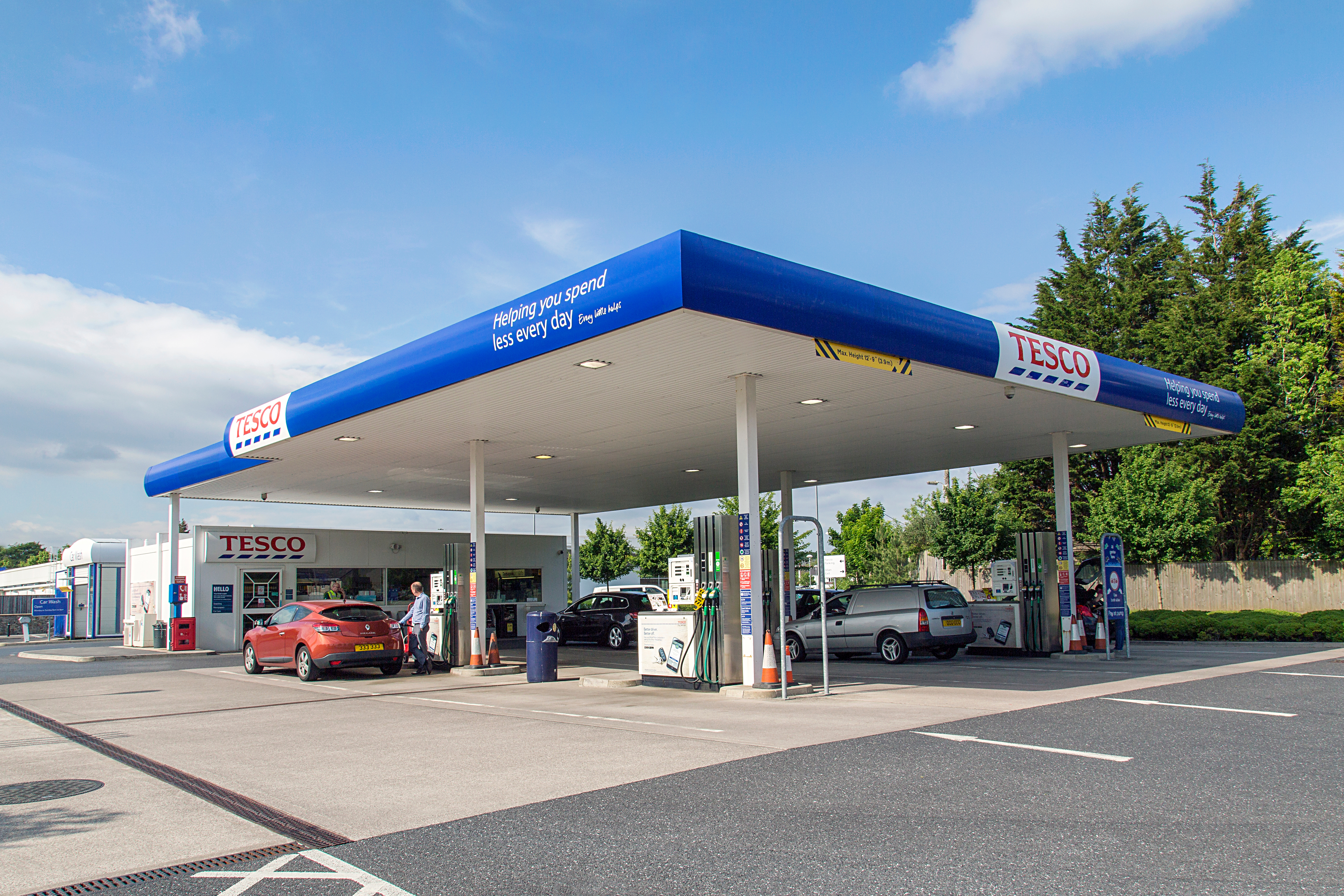 Supermarket fuel prices: Tesco joins Asda, Sainsbury’s and Morrisons in cutting cost of petrol and diesel