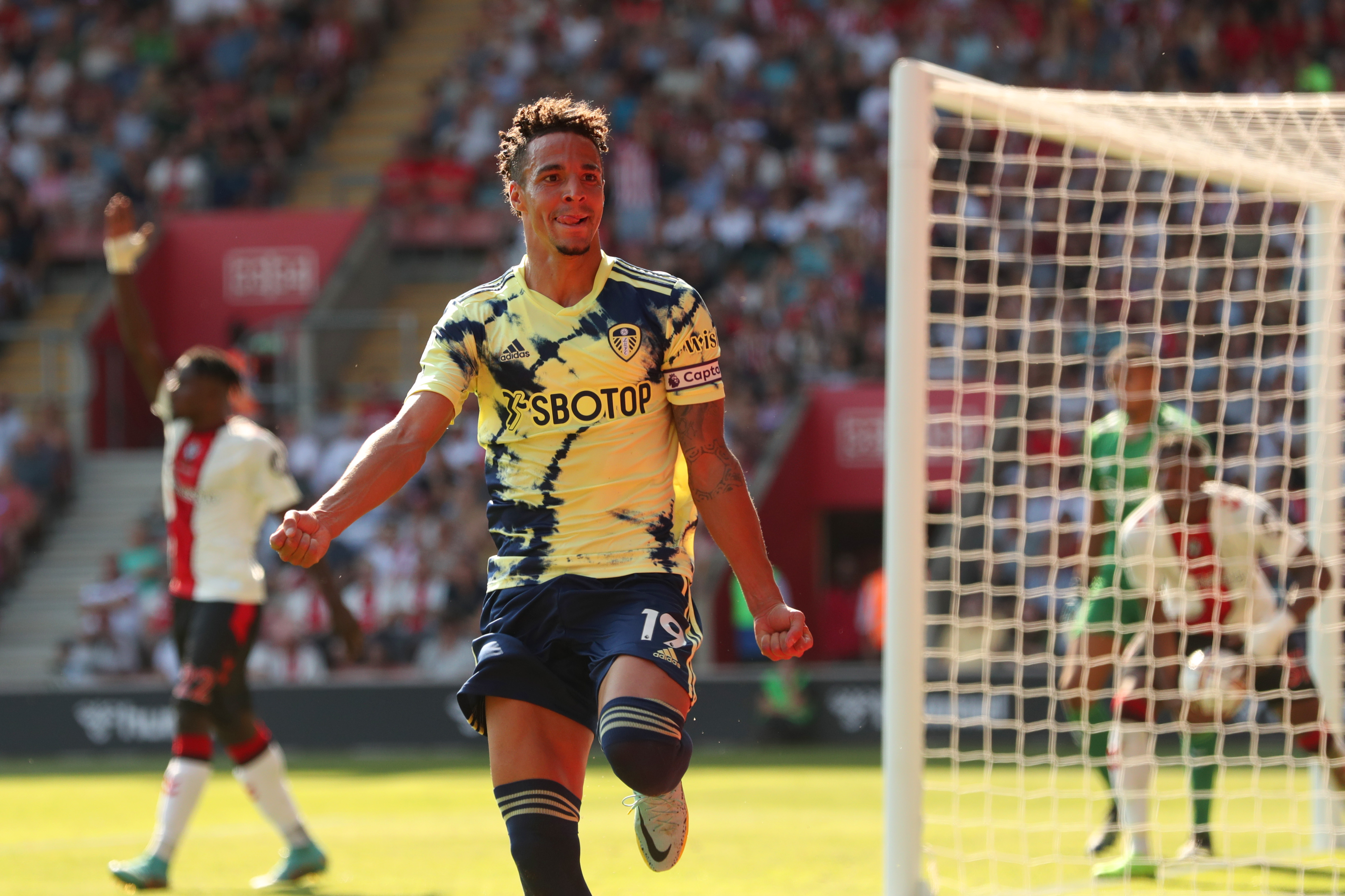 Leeds United player joins Chelsea and Arsenal stars in landing Premier League praise