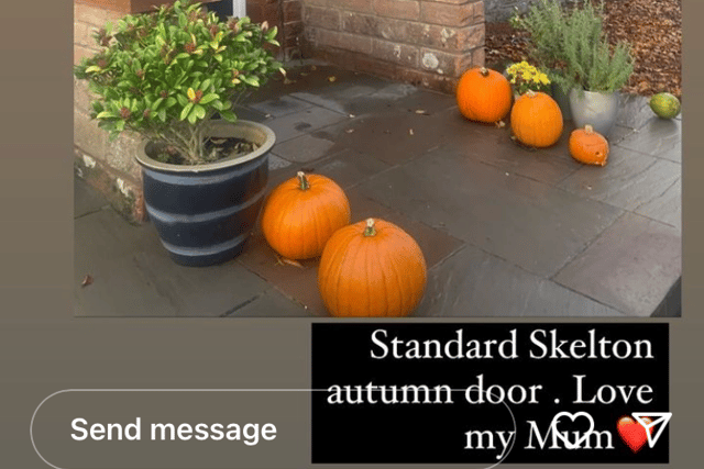 Helen Skelton “autumn door” (Credit @helenskelton Instagram story)