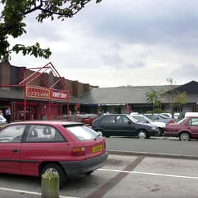 Middleton Shopping Centre in September 2002.