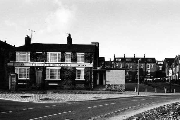 The Chemic Tavern on Johnston Street by the junction with Woodhouse Street. Beulah Street is on the right. The pub name and street names come from Johnston's Chemical Works originally located opposite the pub. The company manufactured industrial chemicals including Vitriol (sulphuric Acid). Pictured in November 1981.