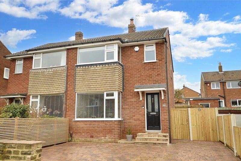 13 photos of a spacious newly renovated family home in Leeds with open ...