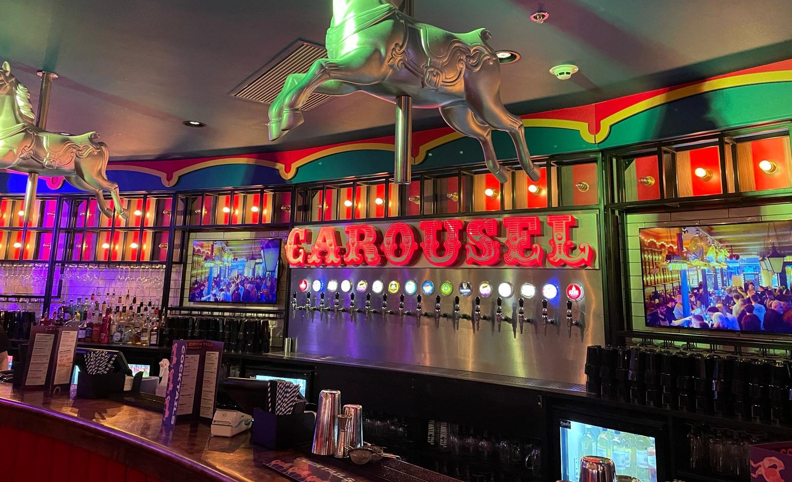I tried the new £2.5m nightclub in Leeds - and it's everything a fun ...