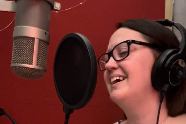 Jos recorded the new song at the famous Abbey Road Studios.