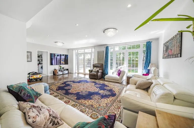 A Leeds home with open-plan living area and private garden