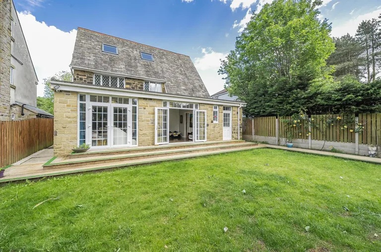 A Leeds home with open-plan living area and private garden