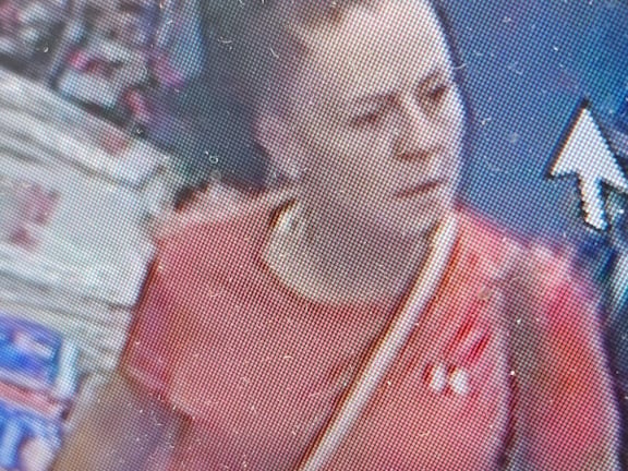 Crime Type: Theft From Shop. Offence Date: 25/06/2024. Photo reference: LD8382. Area: Leeds