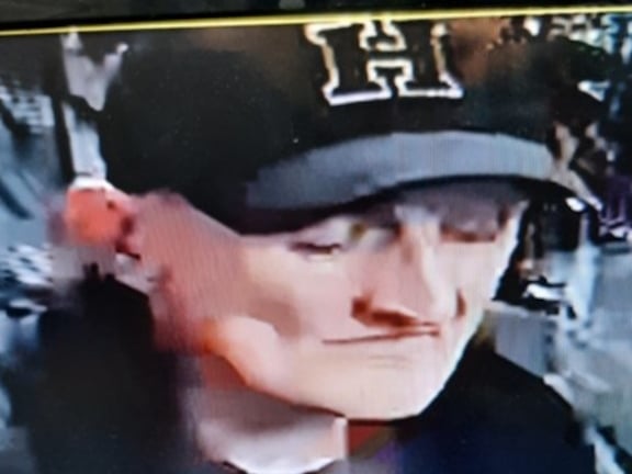 Crime Type: Theft from Vehicle. Offence Date: 09/06/2024. Photo reference: LD8383. Area: Leeds.