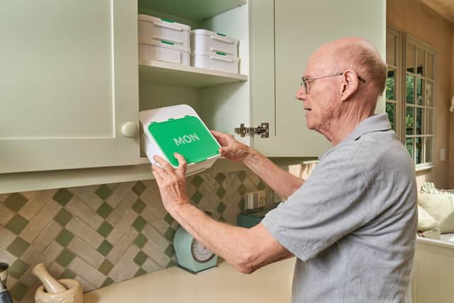 Giant pill box reminder for meals