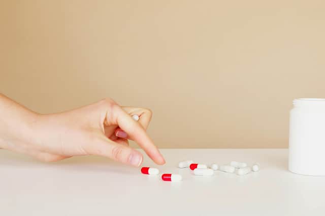 It's important to check before travelling that you can bring prescriptions and over-the-counter medications to your holiday destination. (Photo: Pexels, Artem Podrez)