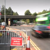 Wellington Road footbridge is a 25 metres span footbridge, comprising a temporary truss span that was installed in 2001.