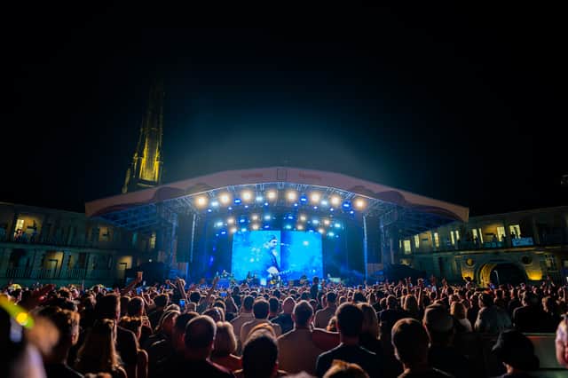 I struggle to find anything negative to say about Noel and his High Flying Birds at the Piece Hall.