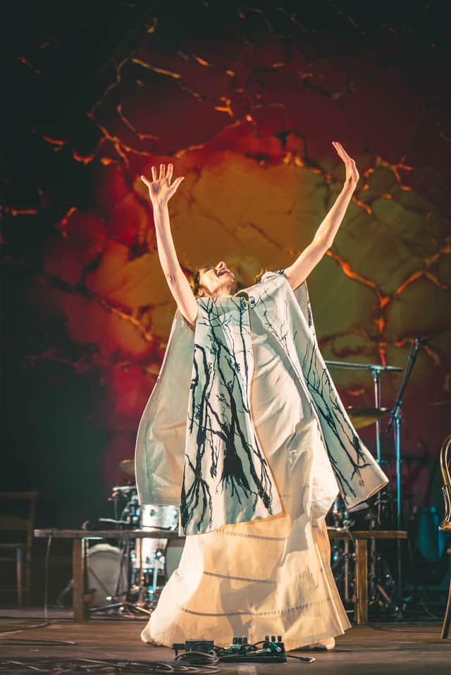 The 22-song setlist included nine songs from PJ's latest album "I Inside the Old Year Dying".