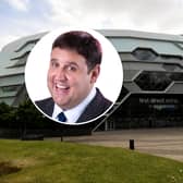 Peter Kay has announced a new date at Leeds First Direct Arena. 