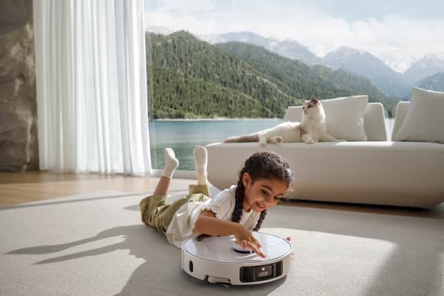 With 11,000Pa of suction, it's ideal for carpets and pet hair