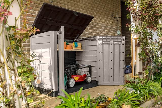 It's ideal for decluttering a garden