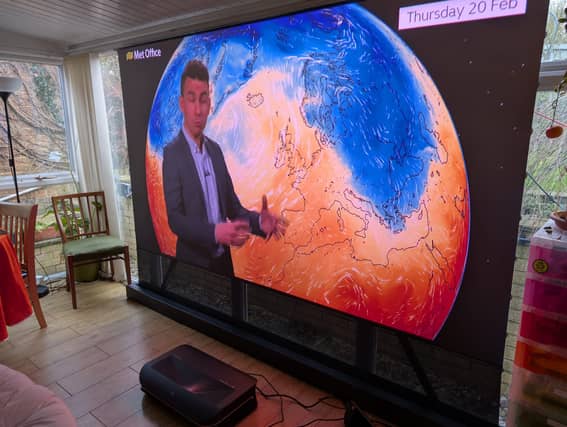 Gareth has been testing an Awol Vision projector and screen in his conservatory