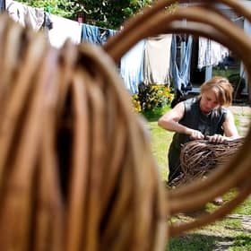 Helena Mellenchip, willow sculptor