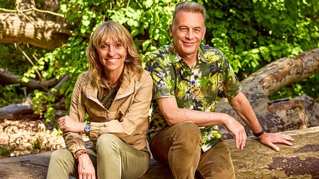 Michaela Strachan (L) and Chris Packham (R) are back for Springwatch 2025