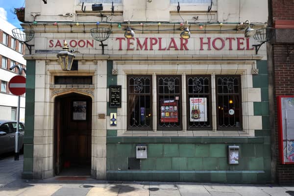 13 old-school Leeds boozers still open today.