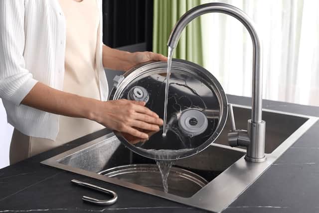 It's very easy to clean the stainless steel parts, and they're also dishwasher proof