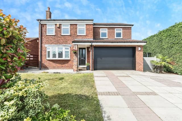 Luxurious Rothwell family extended four-bedroom detached house with plenty of space for £440,000
