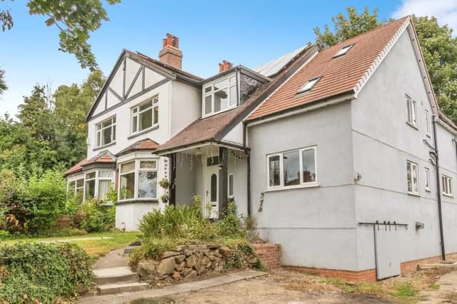Big-house comfort in a prime Leeds spot with five bedrooms and room to spare.
