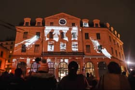 One Second Lovestory will be projected onto The Queens Hotel.
