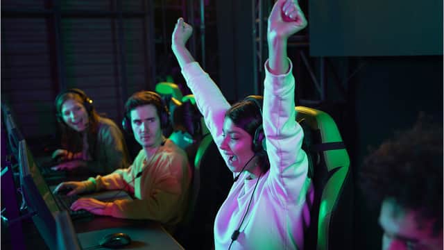  Get ahead of the Black Friday rush with new internet deals you’ll love!   