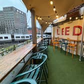 The terrace is covered and heated in the autumn and winter.