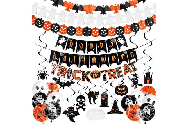 28-piece Halloween Decorations Set