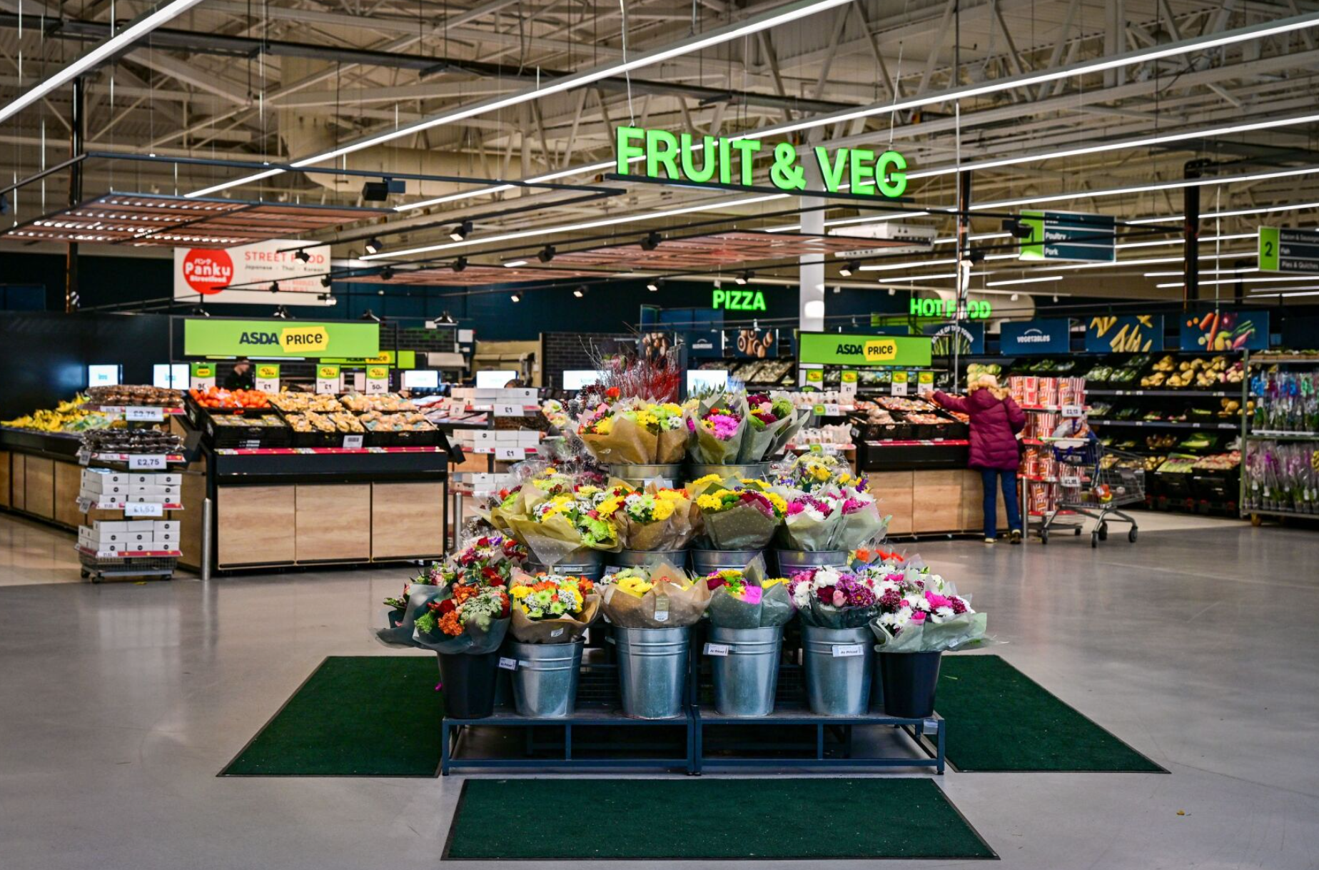 Pictures show first look at new look Pudsey Asda store after £12m ...
