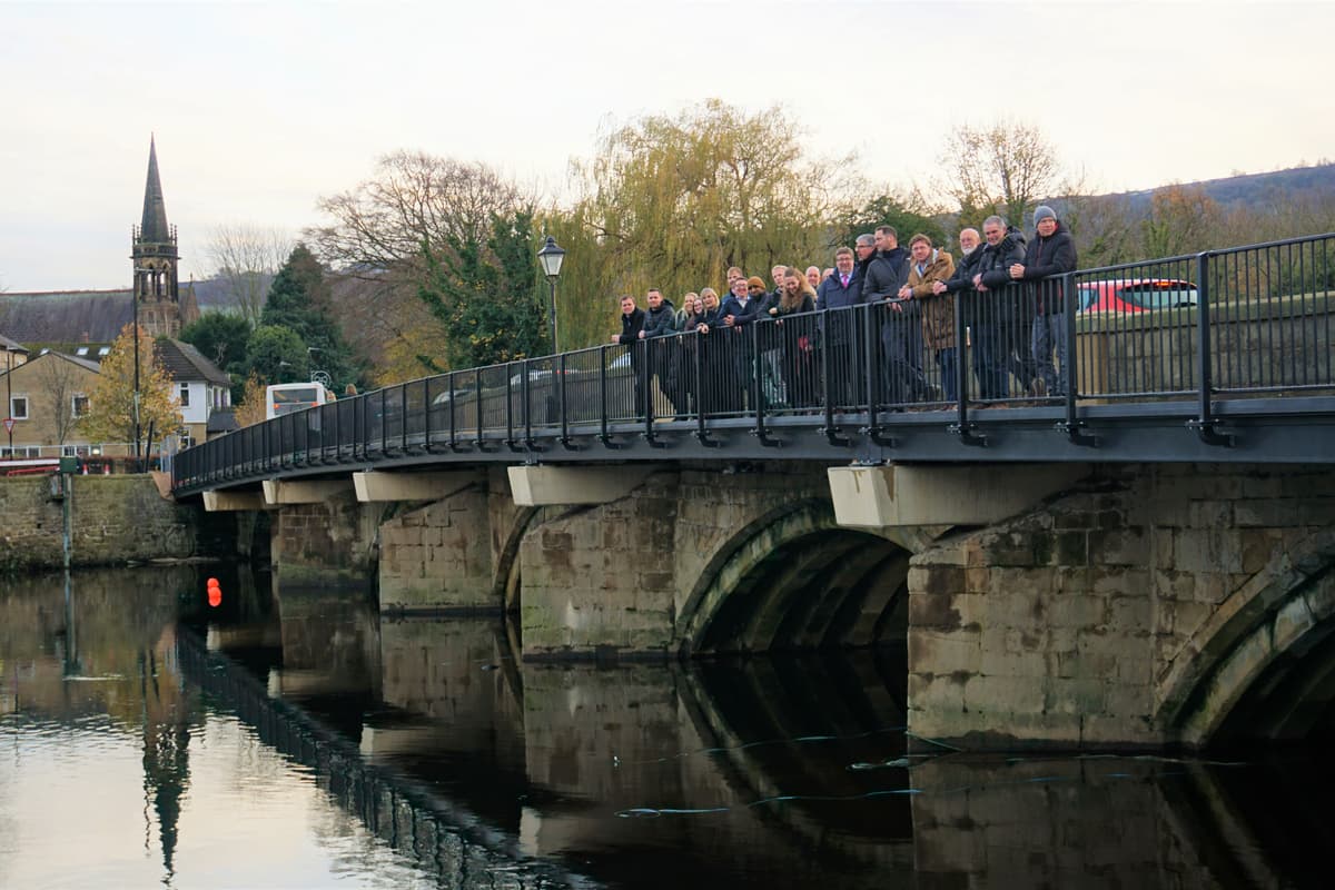 Der Fußweg an der Otley Bridge ist nach einer „komplexen und ...