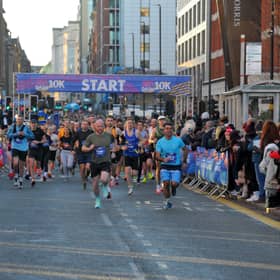 The runners set off.