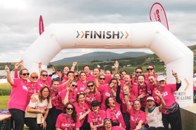 When Hannah's team crossed the finish line, they sang '(I've Had) The Time of My Life' from the classic '80s movie Dirty Dancing