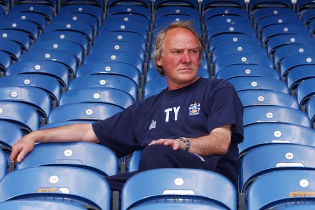 27th May 2004.
Hudderfield Town FC Play-Off Press Conference. Pictured Town Coach Terry Yorath at McAlpine Stadium.