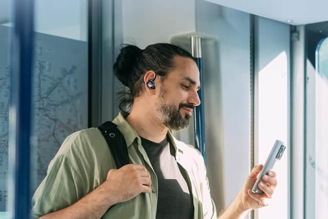 With noise cancelling and quad microphones, they handle phone calls really well