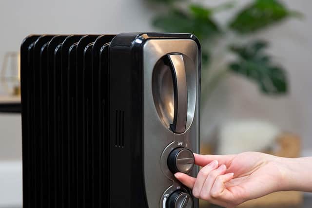 With a built-in thermostat, the radiator will automatically shut down when your room reaches your desired temperature - and power back up again if it dips below