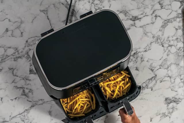 Both drawers can cook at different temperatures, and they'll be ready at the same time