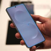 The Galaxy S25 series includes Photo Assist’s Generative Edit, a tool allowing users to remove unwanted people or objects from photos.