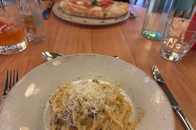 To eat we tried two different Italian classics: carbonara and calzone