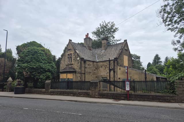 The lodge is set to raise £185,000 at auction