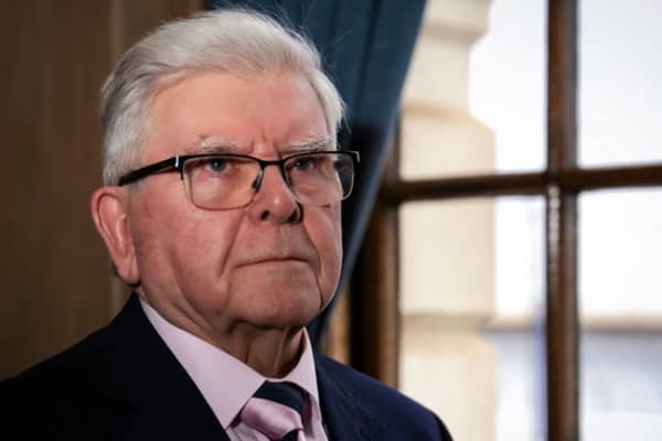 Tom McLoughlin MBE was awarded the prestigious Leeds Award at a ceremony at Civic Hall on Tuesday.
