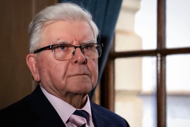 Tom McLoughlin MBE was awarded the prestigious Leeds Award at a ceremony at Civic Hall on Tuesday.