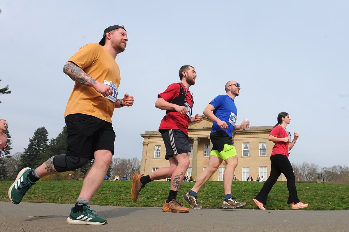 21 fantastic pictures as Leeds runners descend on Roundhay Park for the ...