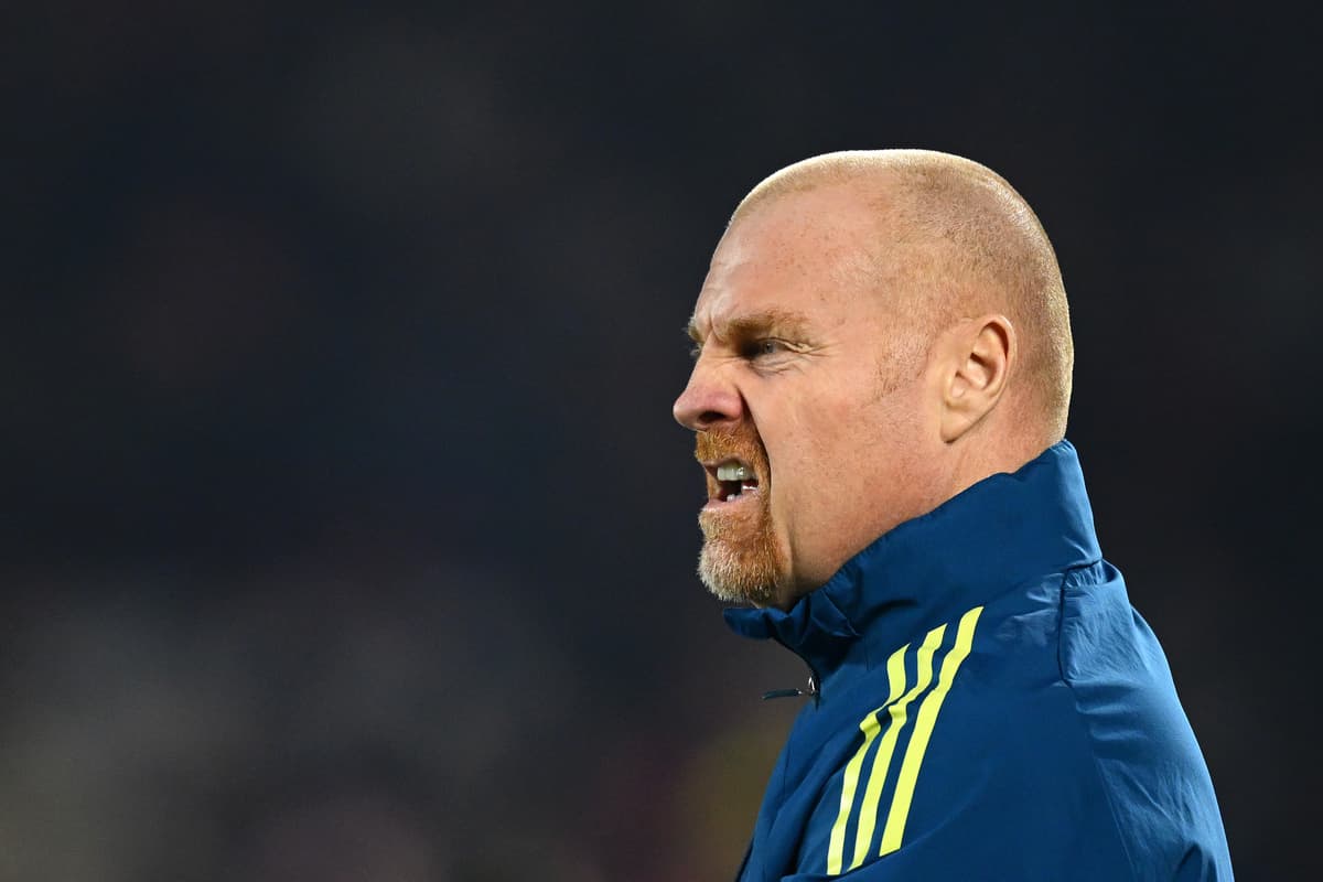 Leeds relegation rivals considering shock 'SOS' Sean Dyche move