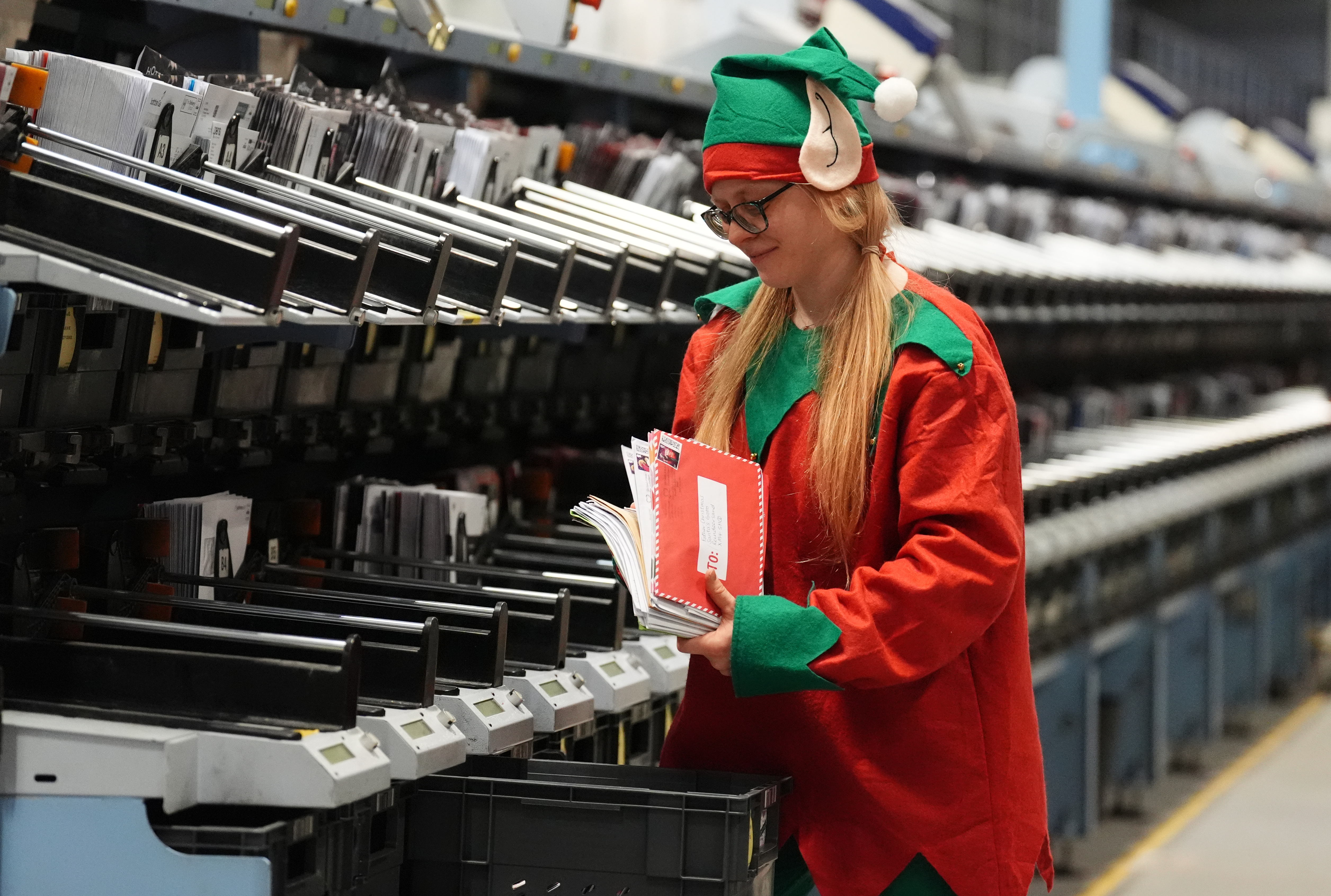 The Royal Mail Christmas jobs you can already apply for near Leeds