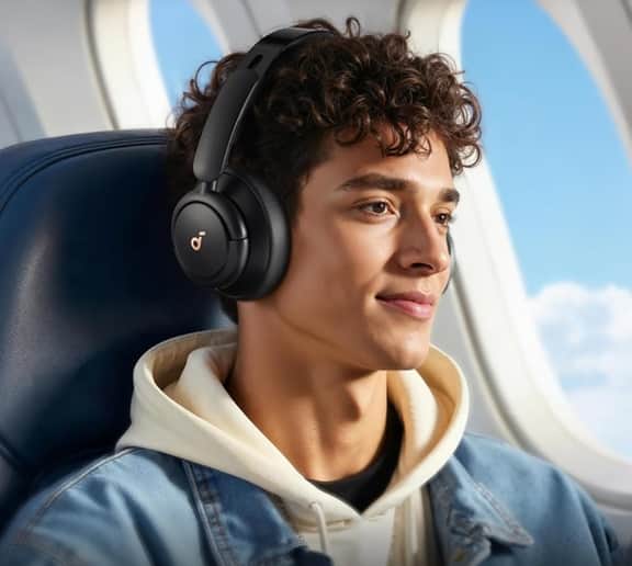 The soundcore Q30 by Anker Hybrid Active Noise Cancelling Headphones can be taken on holiday with you.