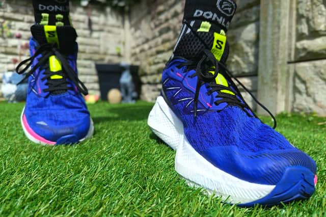 Salomon Aero Glide 4 road running trainers